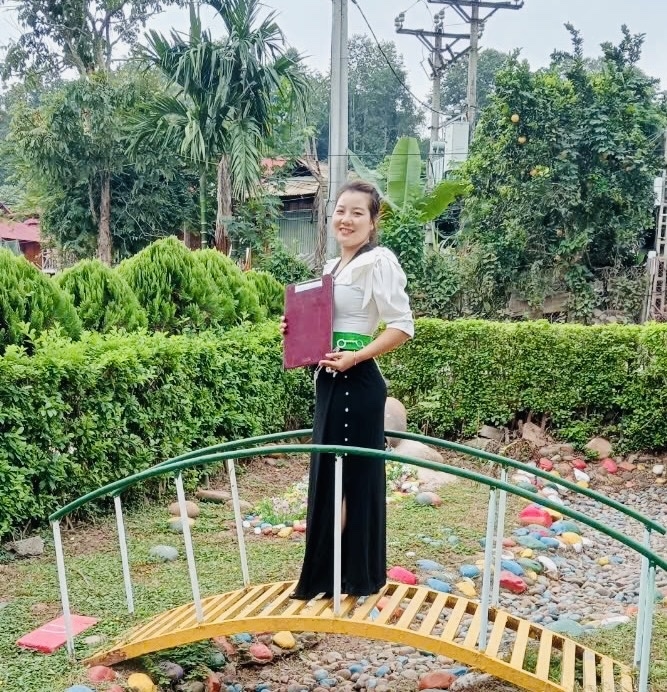 Cô giáo trẻ Hù Thị Duy được giới thiệu ứng cử đại biểu Quốc hội không chỉ là niềm vinh dự của cá nhân chị mà còn là niềm tự hào của đồng bào dân tộc Cống