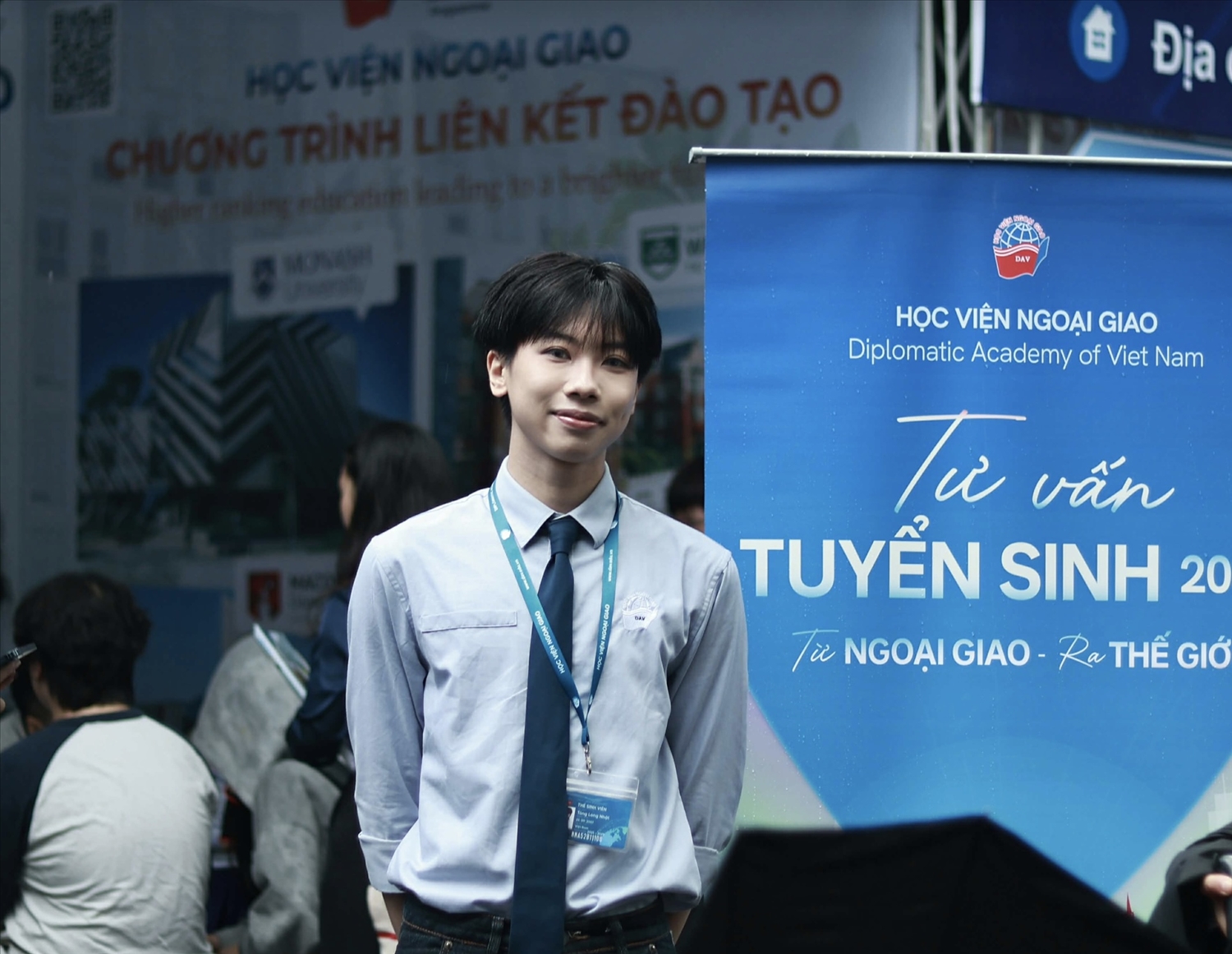 Em Tòng Long Nhật (dân tộc Thái), sinh viên ngành Ngôn ngữ Anh, Học viện Ngoại giao