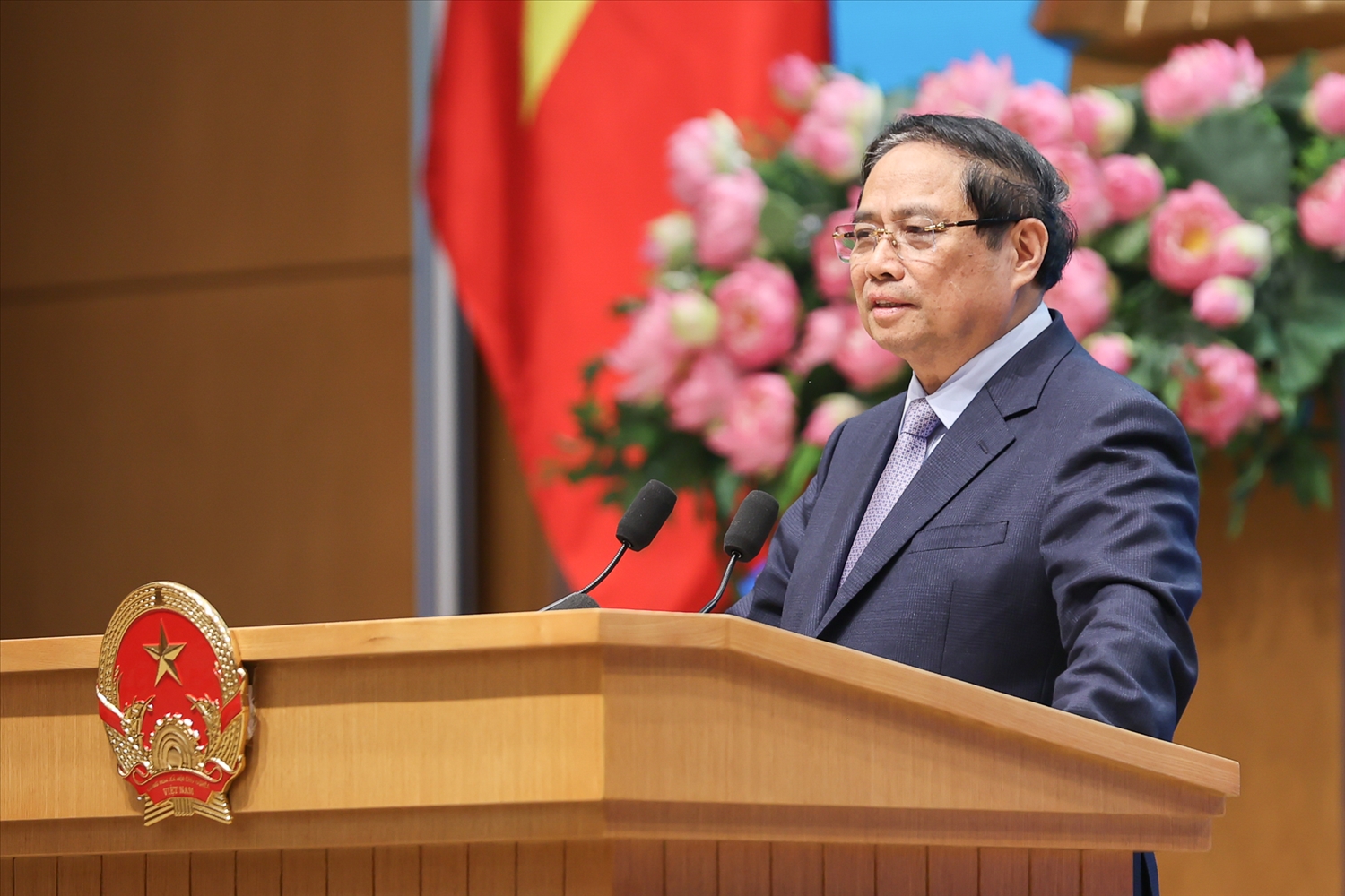 Thủ tướng bày tỏ đặc biệt phấn khởi và điểm lại những thành tựu, kết quả ấn tượng mà các gương mặt trẻ tiêu biểu, triển vọng đã đạt được - Ảnh: VGP/Nhật Bắc