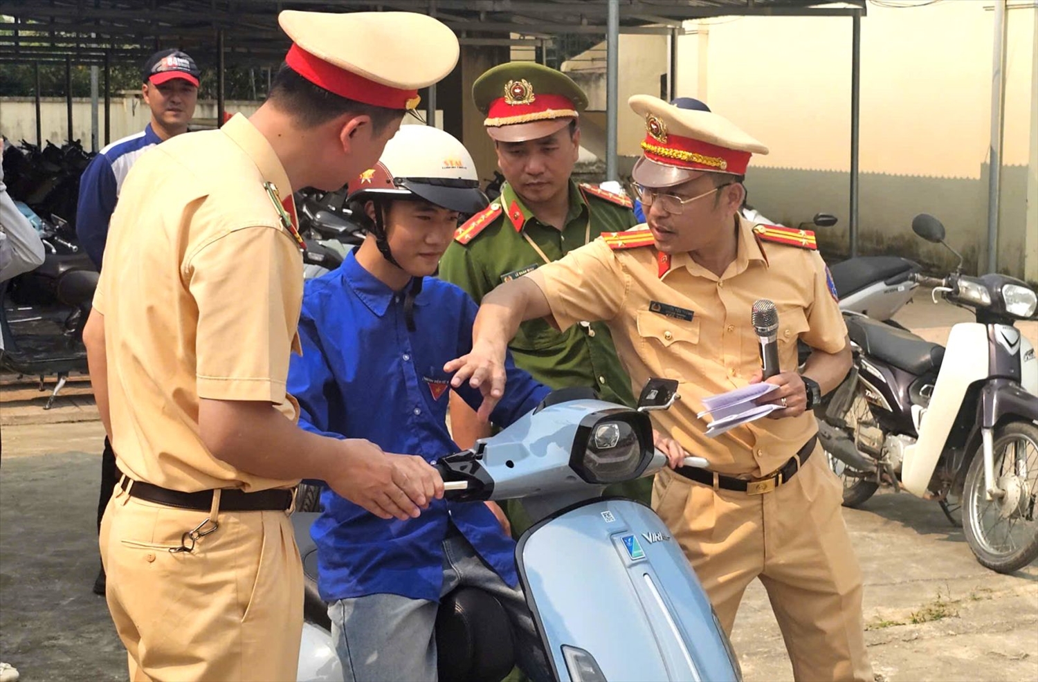 Ngoài lý thuyết, chương trình chú trọng hướng dẫn kỹ năng thực hành. (Ảnh: CATH)