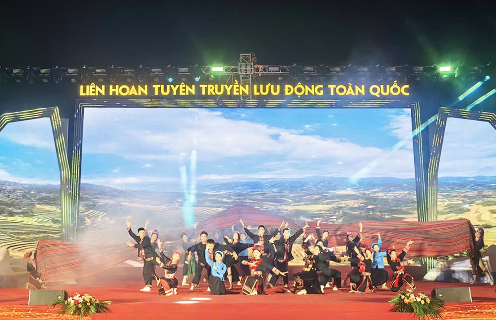 Lễ khai mạc Liên hoan Tuyên truyền lưu động toàn quốc tại Quảng Ninh với nhiều chương trình đặc sắc