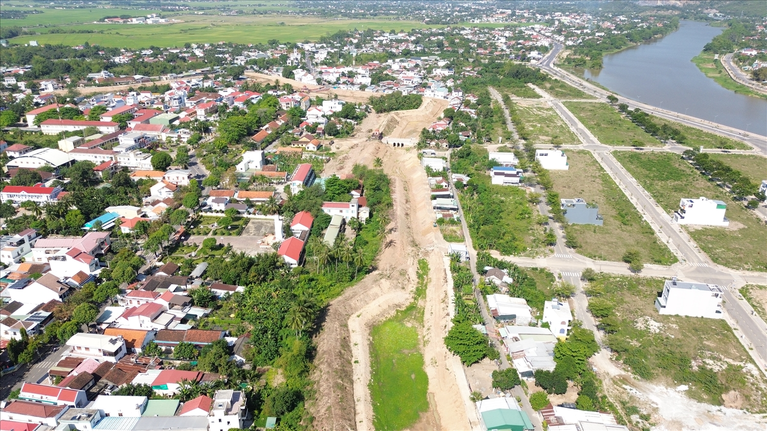 Toàn cảnh Dự án tu bổ Di tích quốc gia Thành cổ Diên Khánh. (Ảnh: X.H)
