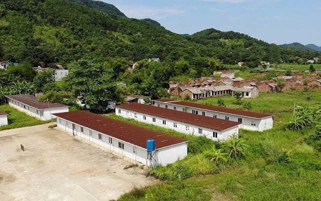 Dự án nhà máy Xi măng Thanh Sơn chỉ mới đầu tư một số hạng mục, rồi dừng thi công từ cuối năm 2010.