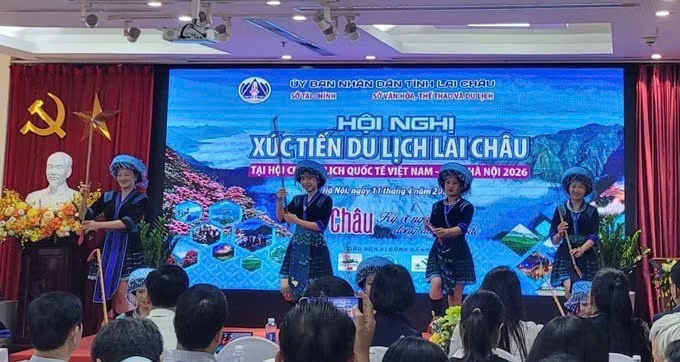 Tiết mục văn nghệ tại Hội nghị. Ảnh Phương Thanh/TTXVN