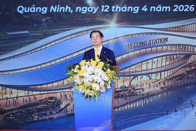 Ông Nguyễn Việt Quang, Phó Chủ tịch kiêm Tổng giám đốc Tập đoàn Vingroup phát biểu - Ảnh: VGP/Nhật Bắc