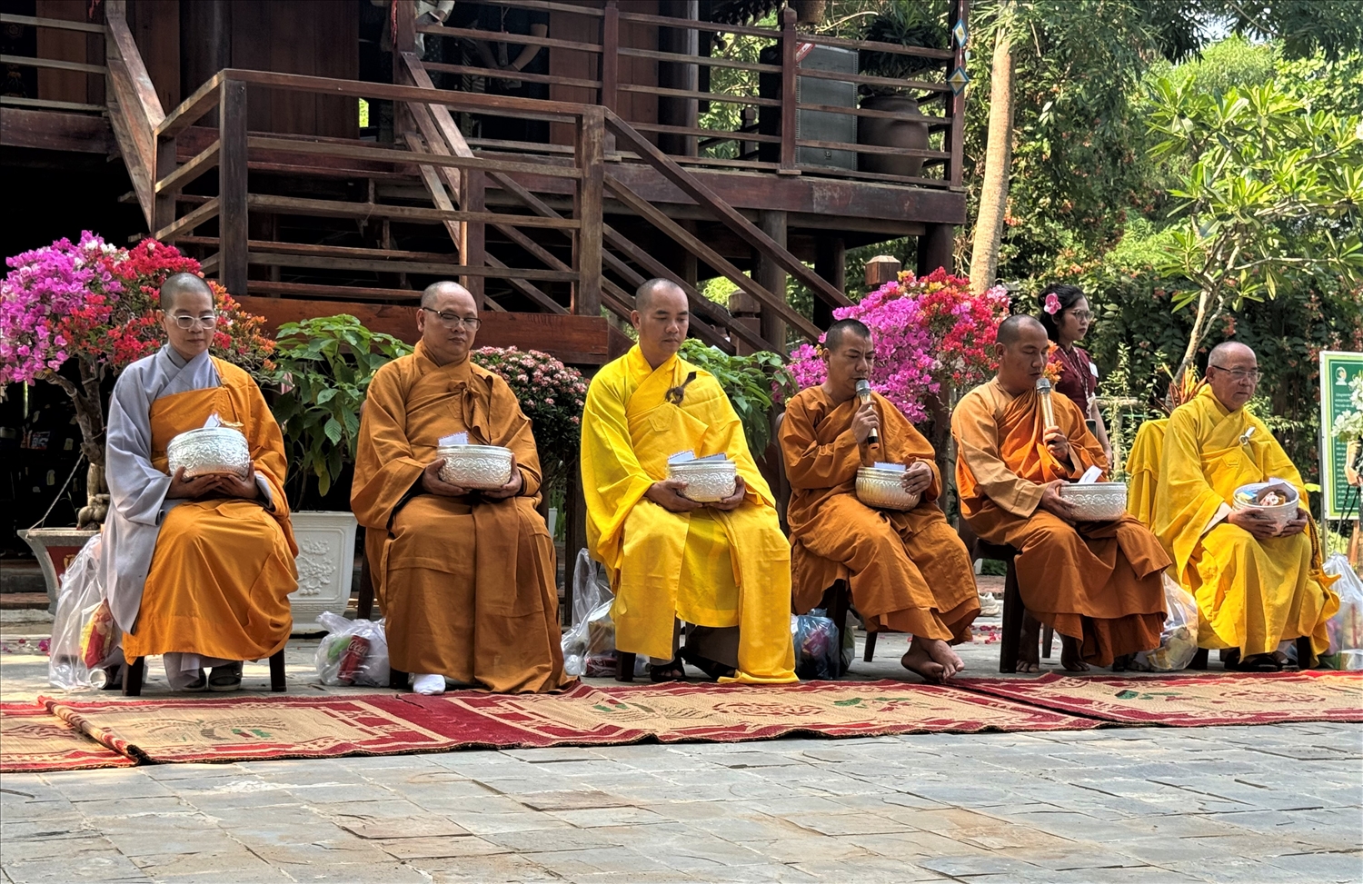 Em kg tin: Vui Tết Bunpimay cùng người Lào nơi biên giới 4