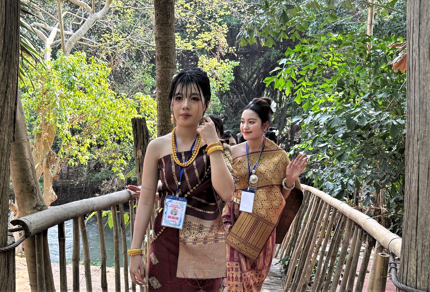 Em kg tin: Vui Tết Bunpimay cùng người Lào nơi biên giới 9