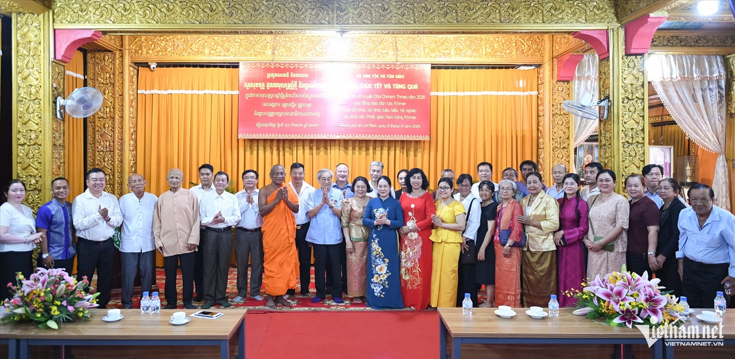 Nhân dịp năm mới Chôl Chnăm Thmây 2026, Thứ trưởng Nông Thị Hà chúc chư tôn đức, quý đại biểu và toàn thể đồng bào Khmer sức khỏe, hạnh phúc, an lành, thành công; chúc khối đại đoàn kết toàn dân tộc ngày càng bền chặt, đất nước phát triển phồn vinh.