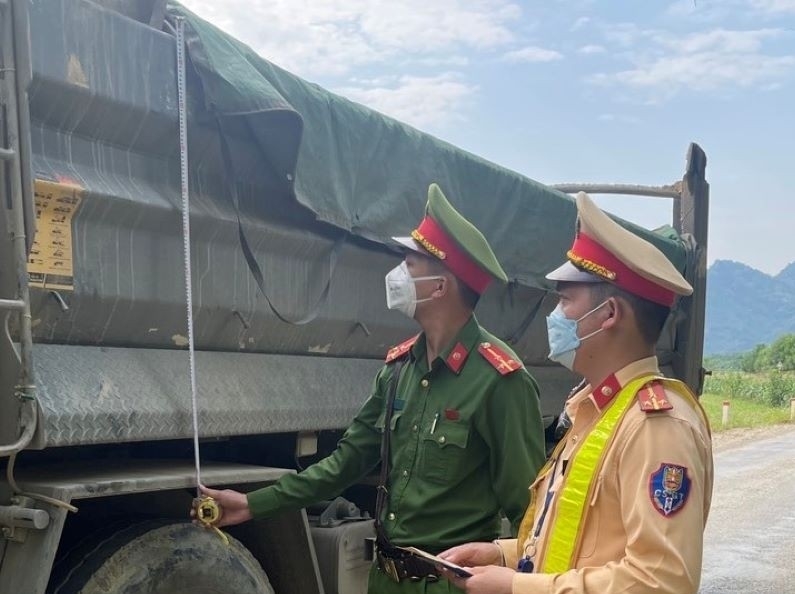 Kiên quyết xử lý nghiêm các trường hợp vi phạm tải trọng theo quy định.