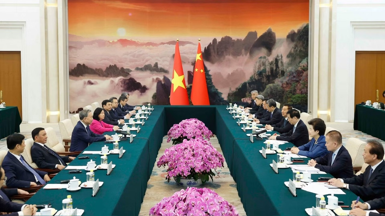 Tổng Bí thư, Chủ tịch nước Tô Lâm hội kiến Chủ tịch Chính hiệp toàn quốc Trung Quốc Vương Hộ Ninh. (Ảnh: Thống Nhất/TTXVN)