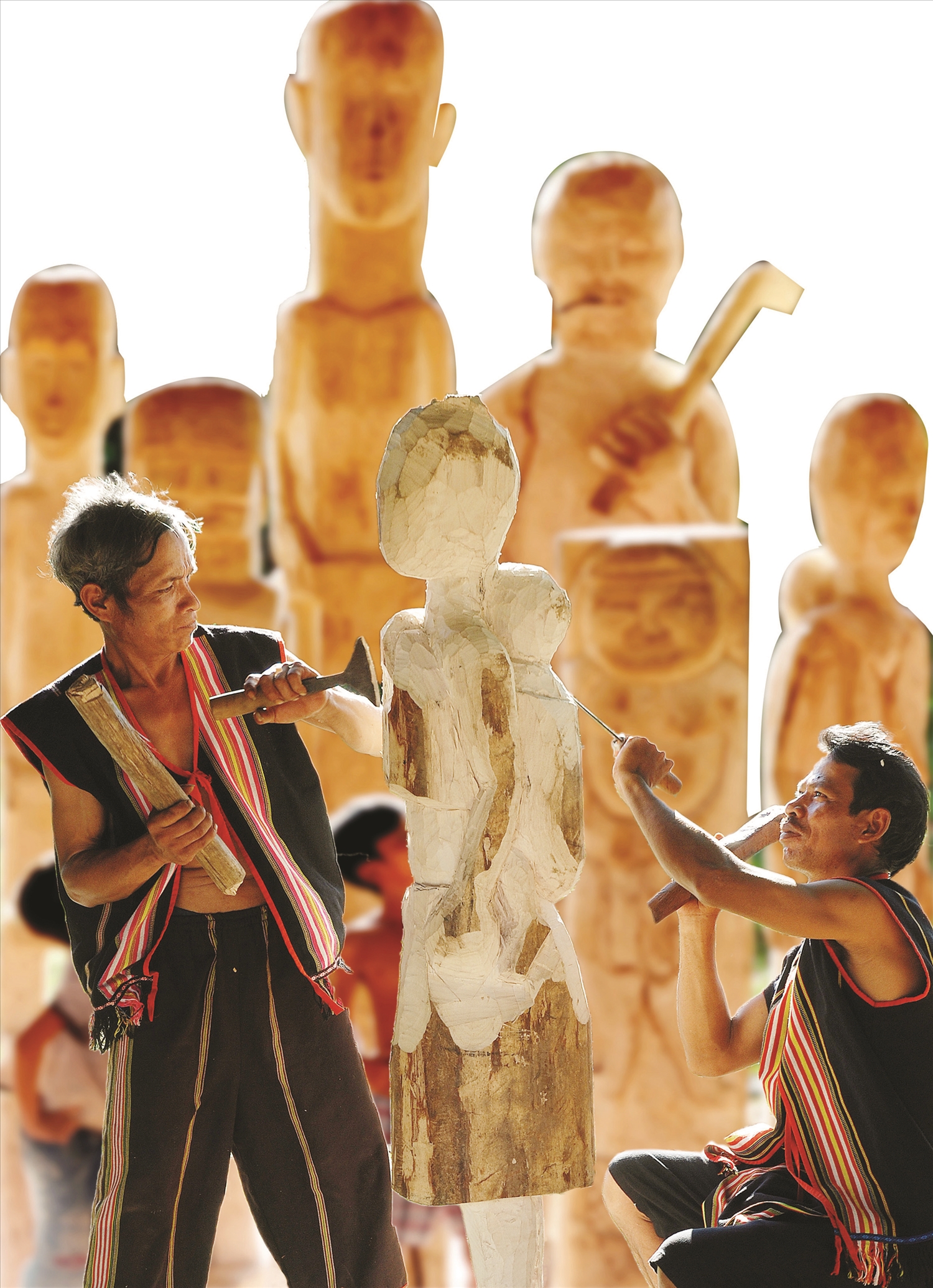  Nghề tạc tượng Tây Nguyên là nghệ thuật điêu khắc gỗ dân gian độc đáo, thể hiện sinh hoạt, tín ngưỡng và đời sống tâm linh các DTTS