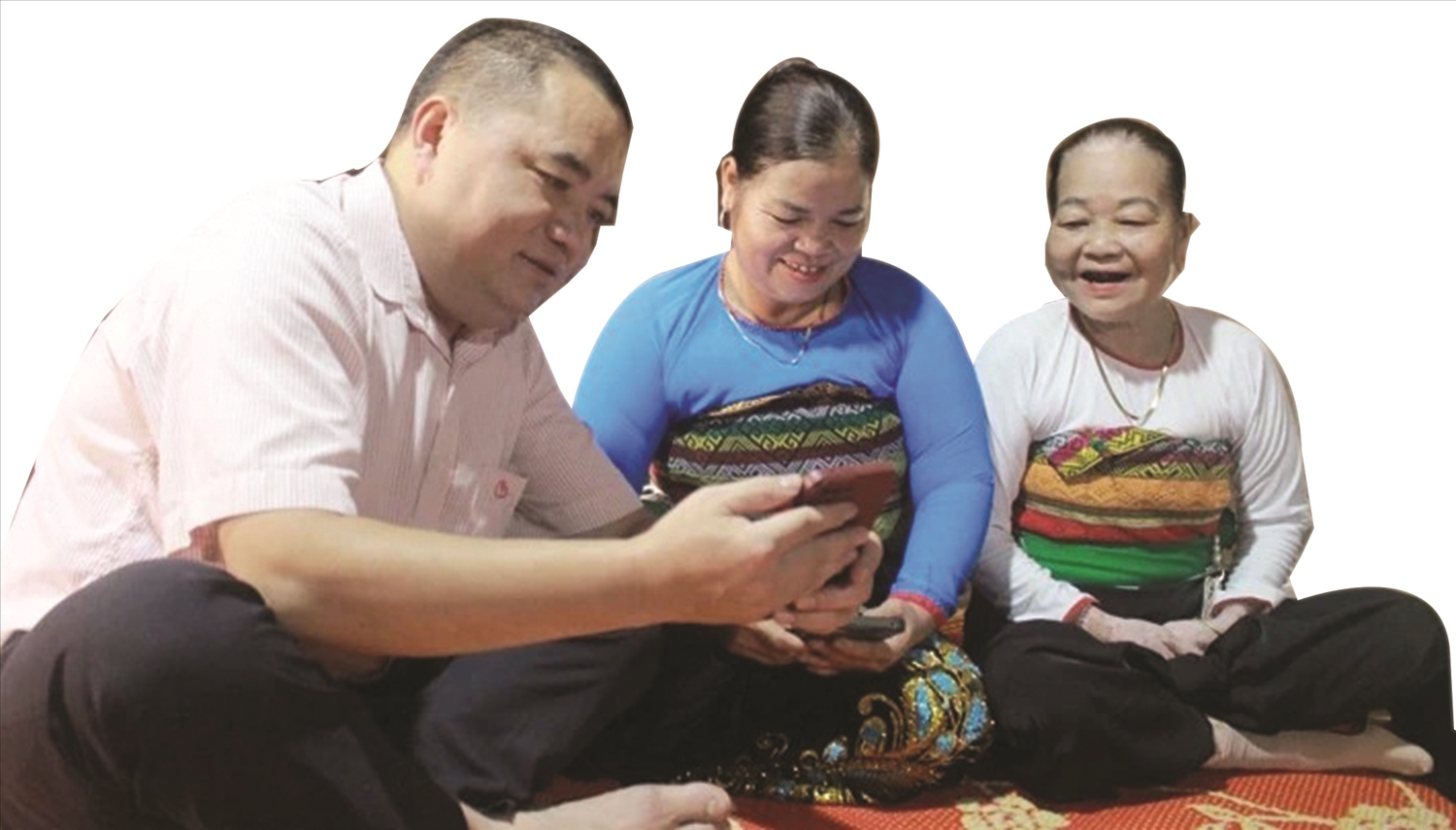 Đồng bào vùng cao xứ Thanh chủ động sử dụng điện thoại thông minh như công cụ hỗ trợ sản xuất, kinh doanh, mở rộng cơ hội phát triển kinh tế