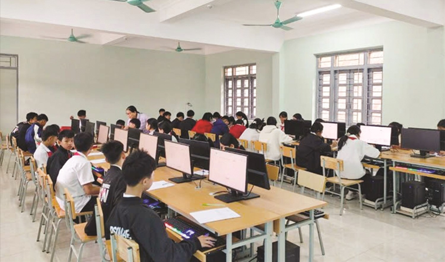 Các trường học trên địa bàn tỉnh Điện Biên đẩy mạnh các giải pháp nhằm hướng dẫn học sinh khai thác công nghệ hiệu quả