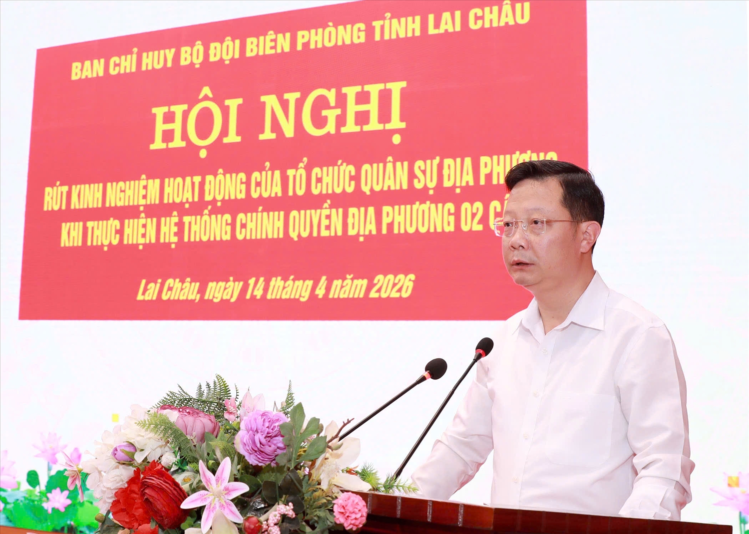 Ông Nguyễn Ngọc Vinh – Phó Bí thư Tỉnh ủy, Chủ tịch Ủy ban MTTQ Việt Nam tỉnh Lai Châu phát biểu tại hội nghị