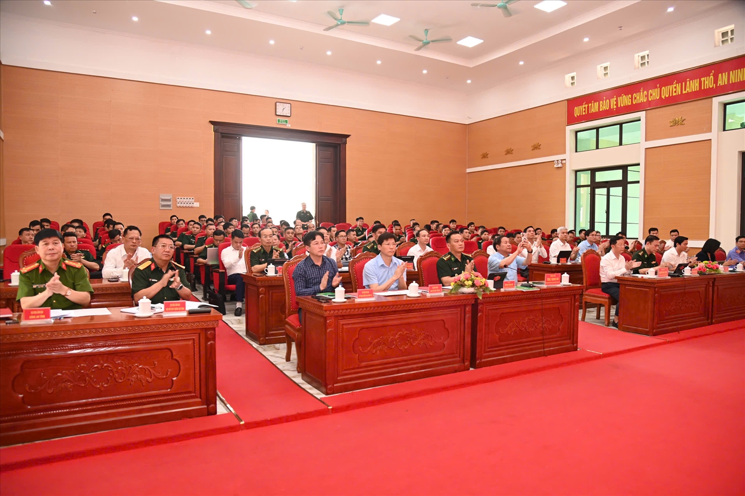 Các đại biểu tham dự Hội nghị