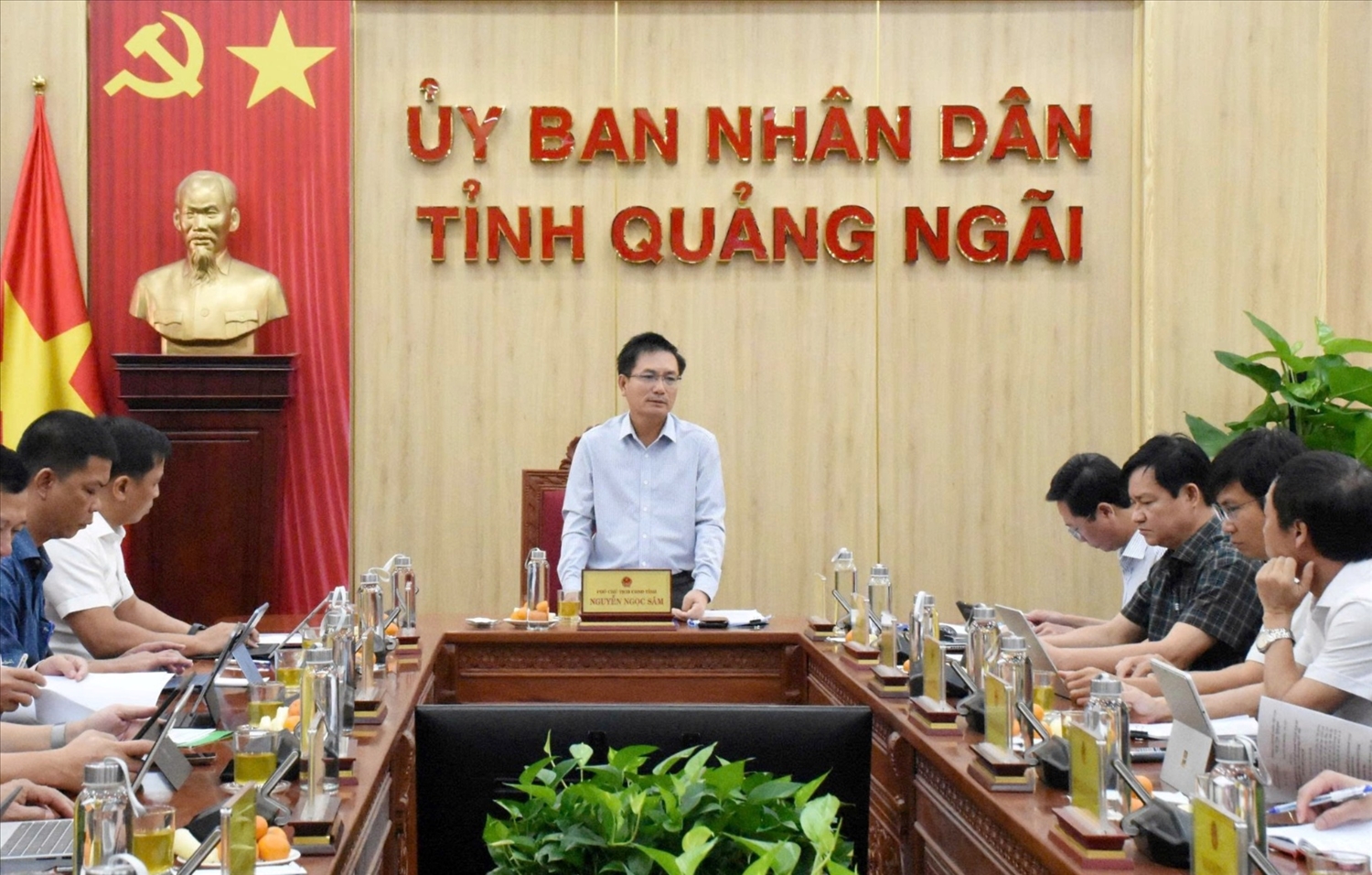 Phó Chủ tịch UBND tỉnh Quảng Ngãi Nguyễn Ngọc Sâm chủ trì cuộc họp