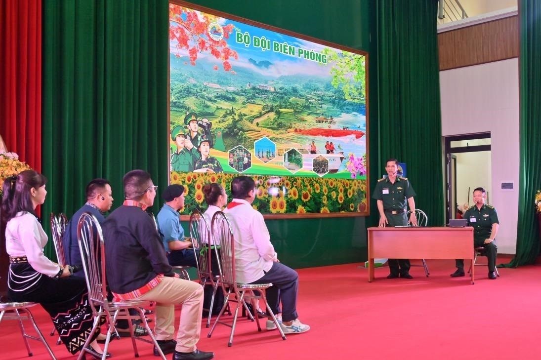 Phần thi tuyên truyền tập thể của Bộ đội Biên phòng tỉnh Sơn La. Ảnh: Viết Lam