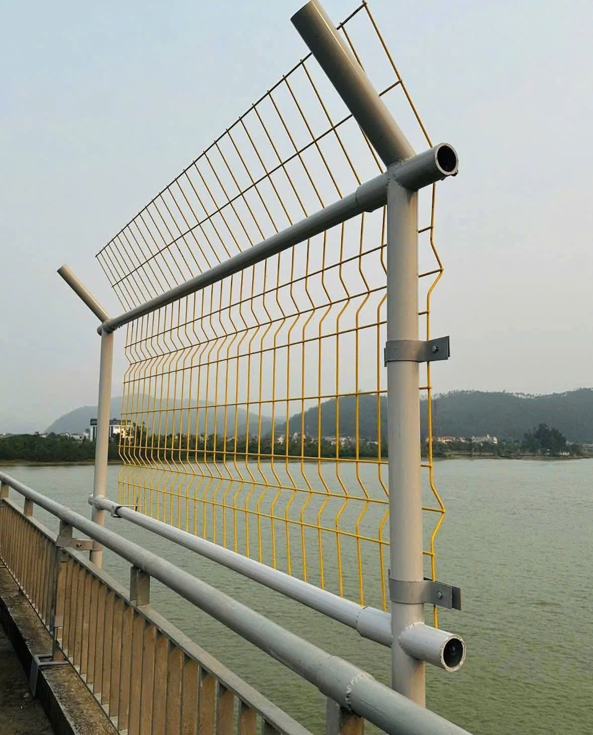 Phương án thi công được thực hiện theo hình thức cuốn chiếu, từng đoạn