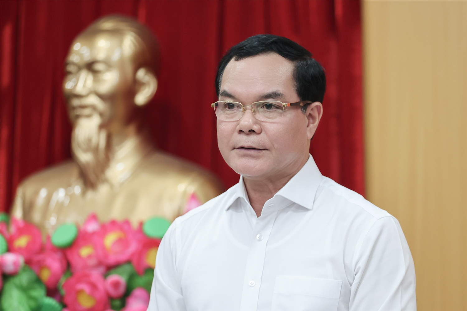 Bộ trưởng Bộ Dân tộc và Tôn giáo Nguyễn Đình Khang phát biểu tại buổi làm việc. 