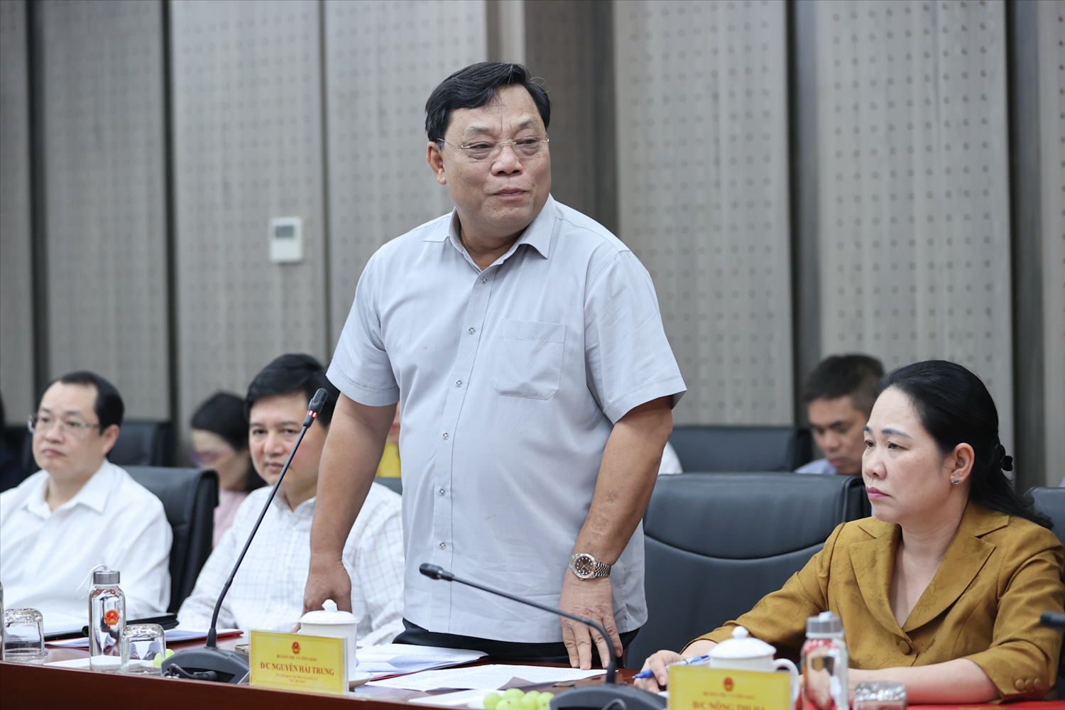 Thứ trưởng Bộ Dân tộc và Tôn giáo Nguyễn Hải Trung phát biểu tại buổi làm việc. Ảnh: Lê Anh Dũng 