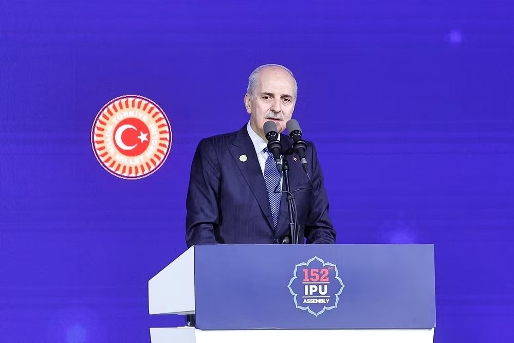 Chủ tịch Quốc hội Thổ Nhĩ Kỳ Numan Kurtulmus phát biểu. (Ảnh: DOÃN TẤN/TTXVN)