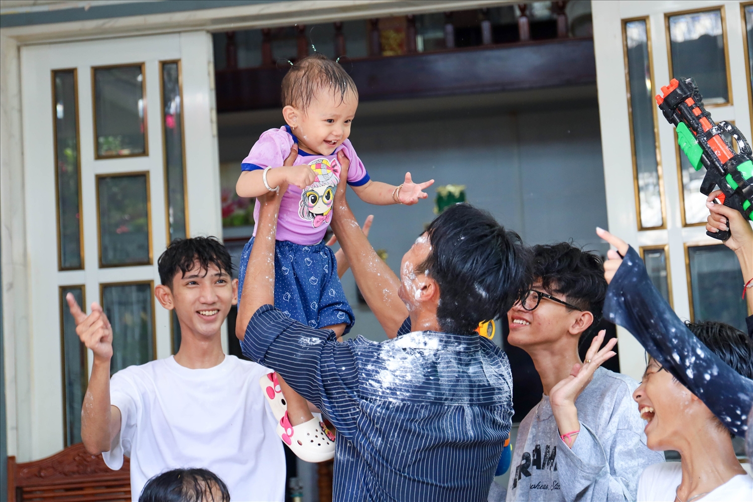 Chôl Chnăm Thmây theo tiếng Khmer nghĩa là vào năm mới, ngày Tết diễn ra trong thời điểm trời đất giao hòa, cỏ cây tươi tốt và tràn đầy sức sống. Năm nay, Tết Chôl Chnăm Thmây diễn ra từ ngày 14 đến 16/4. 