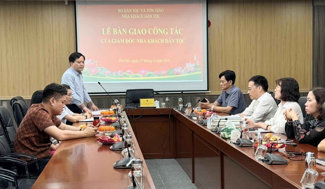 Ông Trần Tuấn Anh phát biểu tại Lễ bàn giao