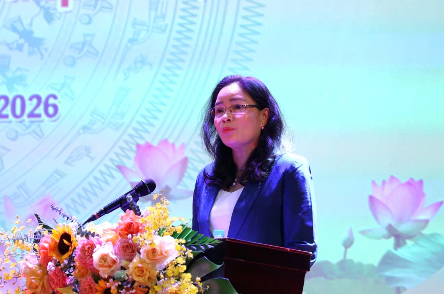 Bà Trịnh Thị Thuỷ, Thứ trưởng Bộ Văn hoá Thể thao và Du lịch phát biểu tại Hội nghị