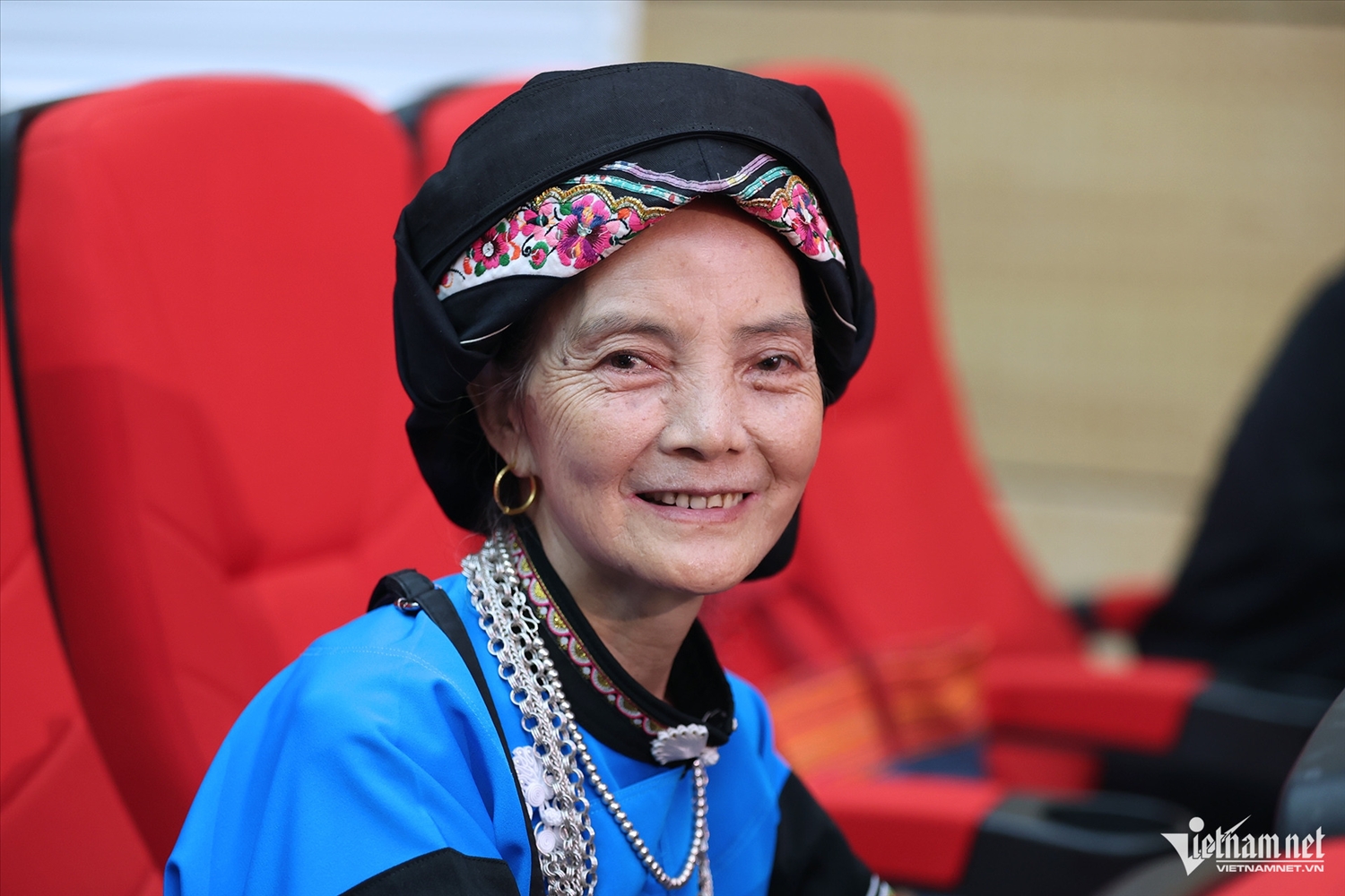 Nghệ nhân Ưu tú Lồ Lài Sửu, người dân tộc Bố Y (xã Mường Khương, Lào Cai) là người giữ gìn điệu múa hát cổ truyền dân tộc Bố Y.