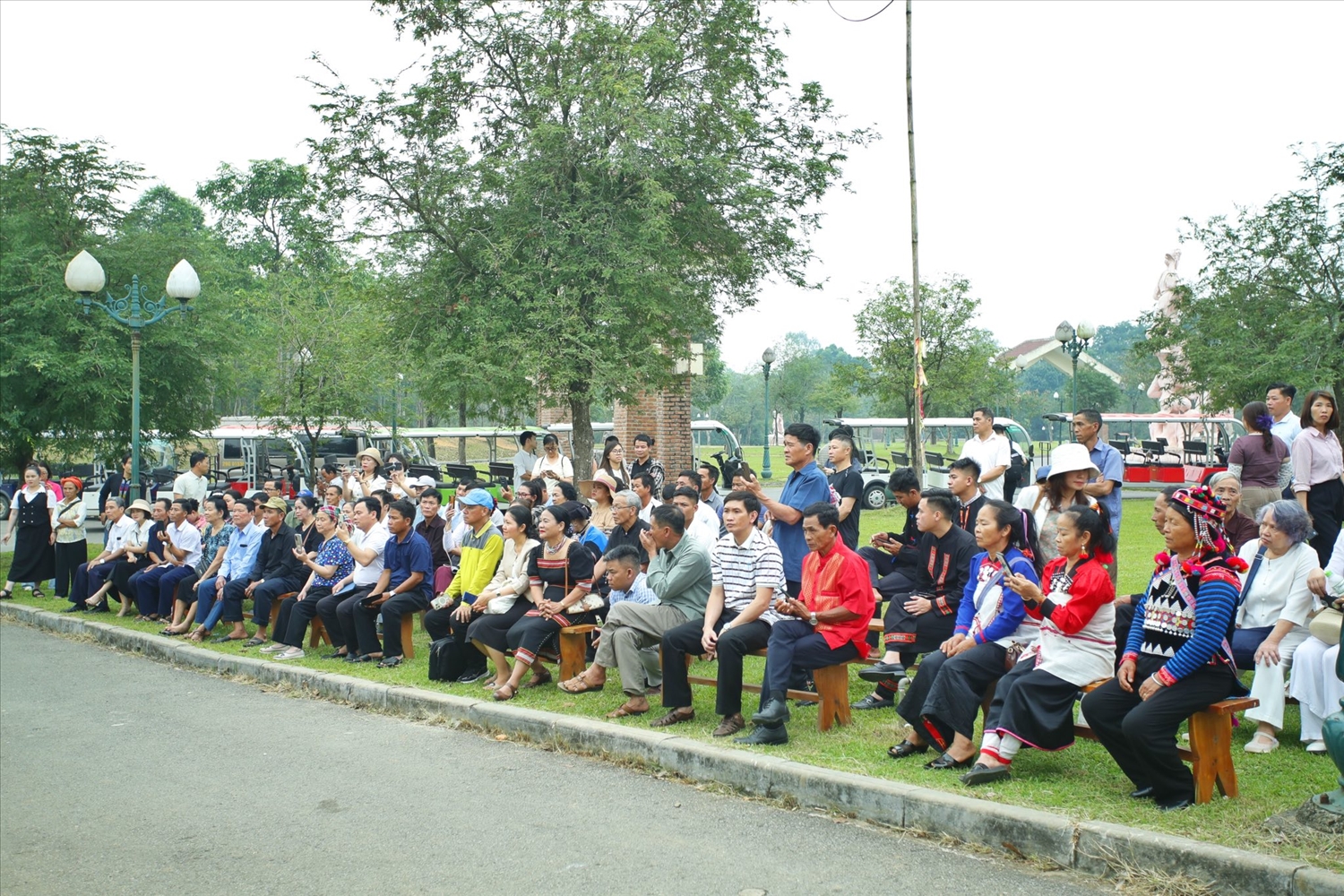 Các đại biểu khám phá nét văn hoá đặc sắc của đồng bào Khmer ở Nam bộ