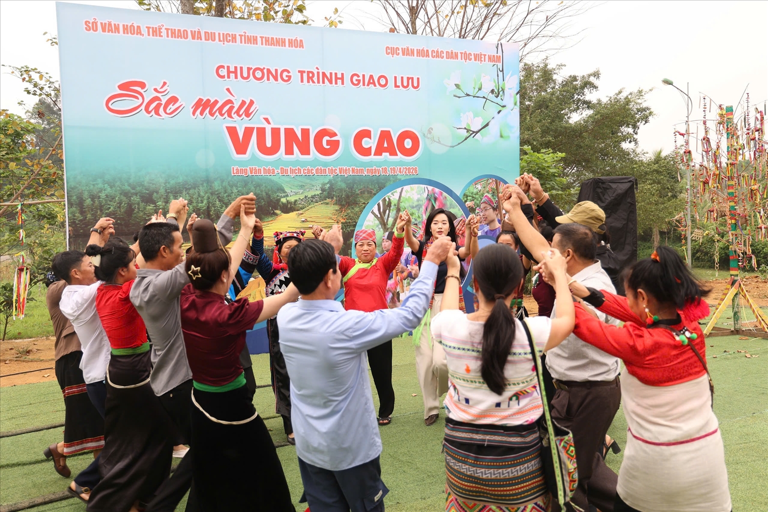 Chuỗi hoạt động không chỉ tôn vinh giá trị văn hóa truyền thống mà còn thể hiện sự quan tâm của Đảng, Nhà nước đối với công tác bảo tồn và phát huy bản sắc văn hóa dân tộc