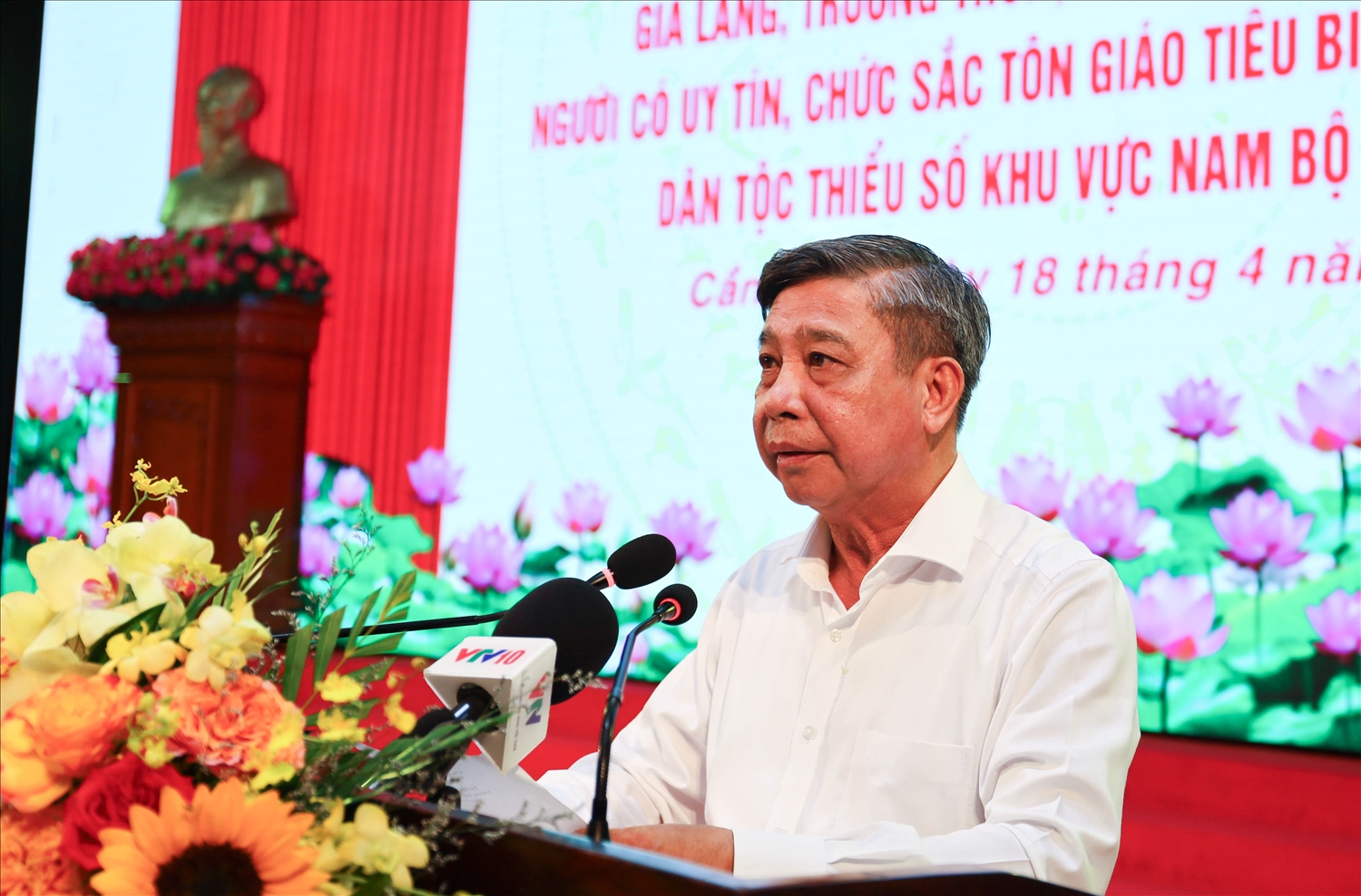 Ông Đồng Văn Thanh, Ủy viên Ban chấp hành Trung ương Đảng, Chủ tịch HĐND TP. Cần Thơ, phát biểu tại gặp mặt