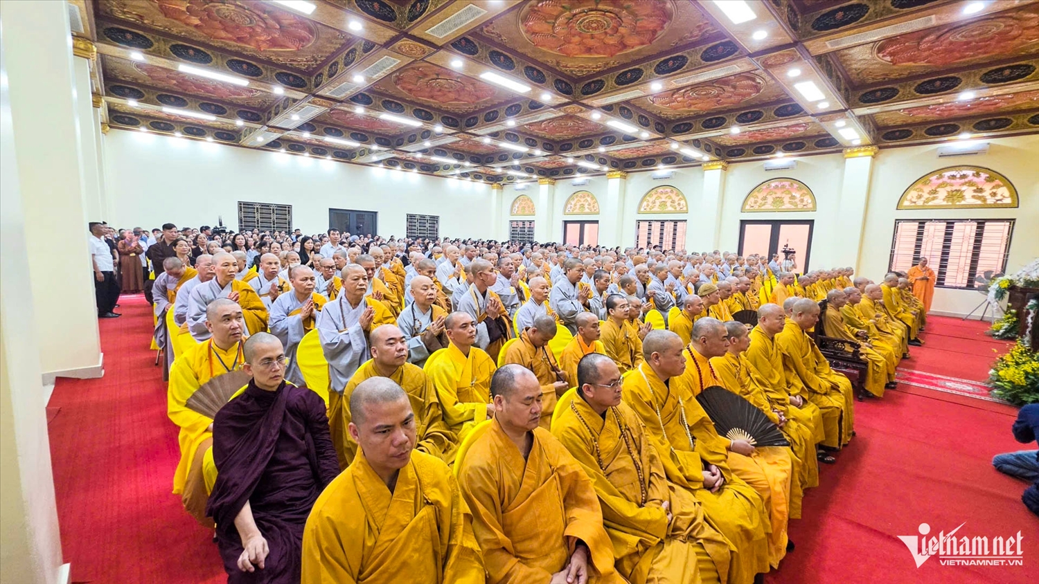 Chư tăng ni, Phật tử nhất tâm cầu nguyện