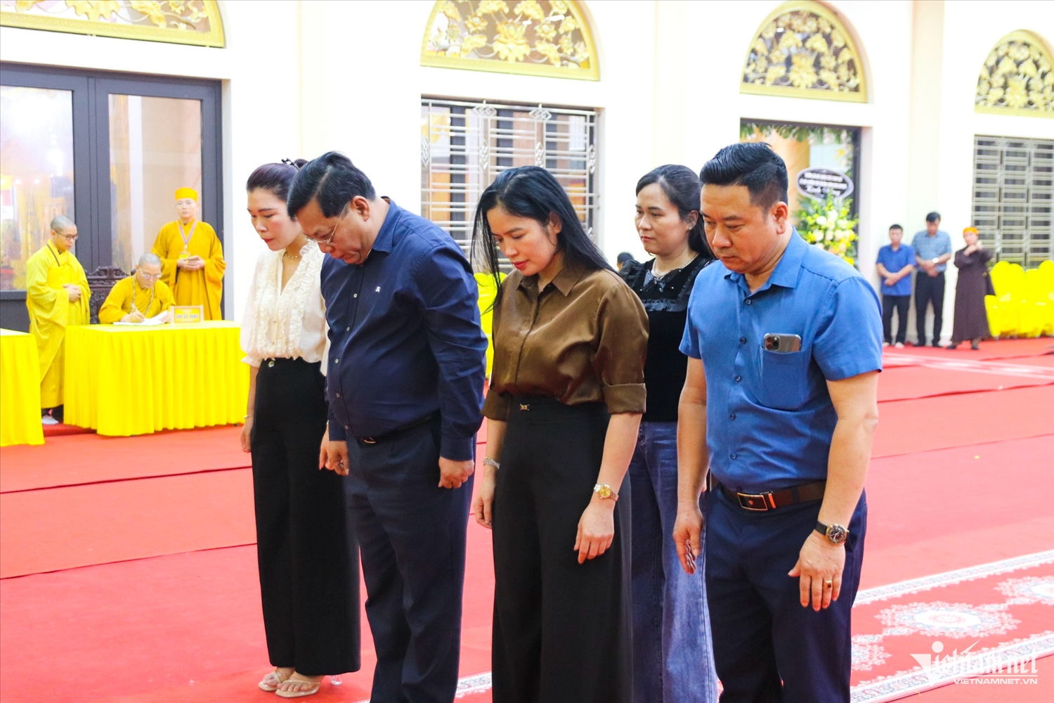 Thứ trưởng Nguyễn Hải Trung viếng Trưởng lão Hòa thượng Thích Thanh Dục 1