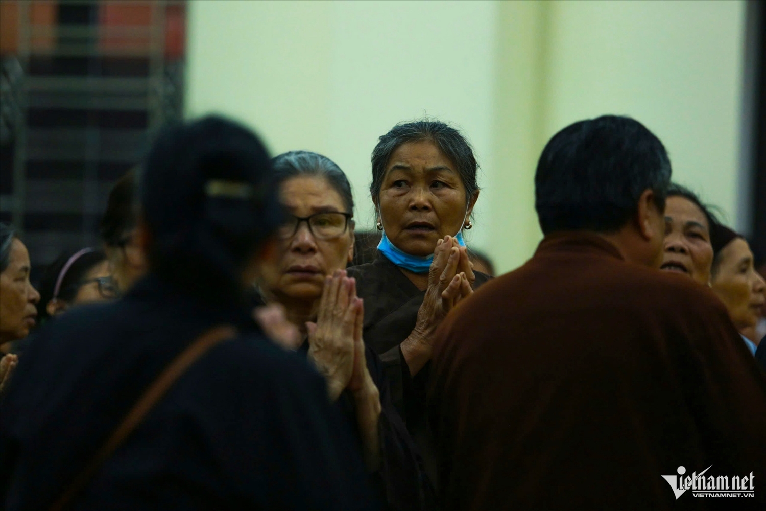 Tăng ni, Phật tử nhất tâm niệm Phật, cầu nguyện giác linh cao đăng Phật quốc