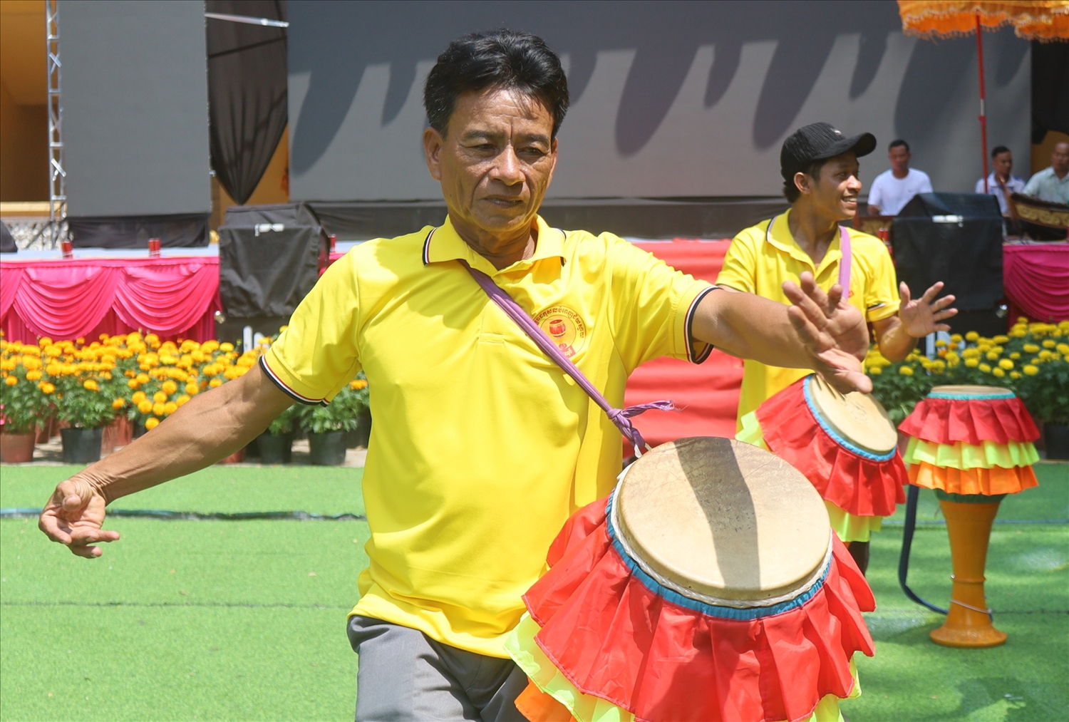 Tiếng trống Chhay-dăm vang vọng khiến mùa lễ hội của bà con Khmer càng thêm rộn ràng