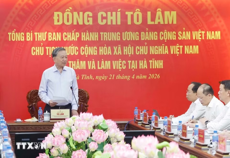Tổng Bí thư, Chủ tịch nước yêu cầu, cần đặt phát triển văn hóa - xã hội và xây dựng con người Hà Tĩnh ở vị trí nền tảng, động lực nội sinh cho phát triển nhanh và bền vững - Ảnh: TTXVN