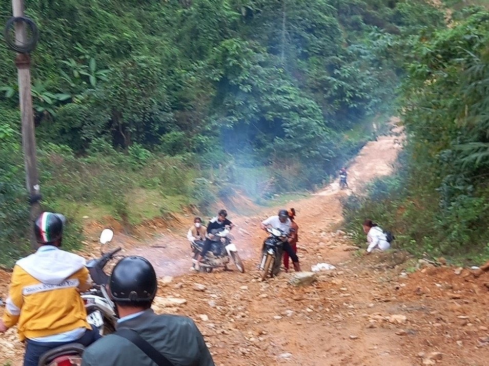 Đường vào bản làng người Đan Lai ở vùng lõi Vườn Quốc gia Pù Mát, xã Môn Sơn, tỉnh Nghệ An - Ảnh: T.H