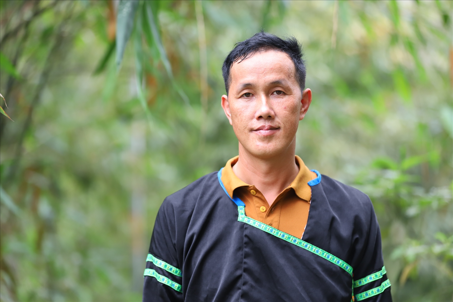 Anh Sổng A Dũng - Người có uy tín tiêu biểu của thôn Khuôn Bổ, người truyền lửa khát vọng đổi đời cho đồng bào người Mông qua mô hình trồng măng Bát Độ. 