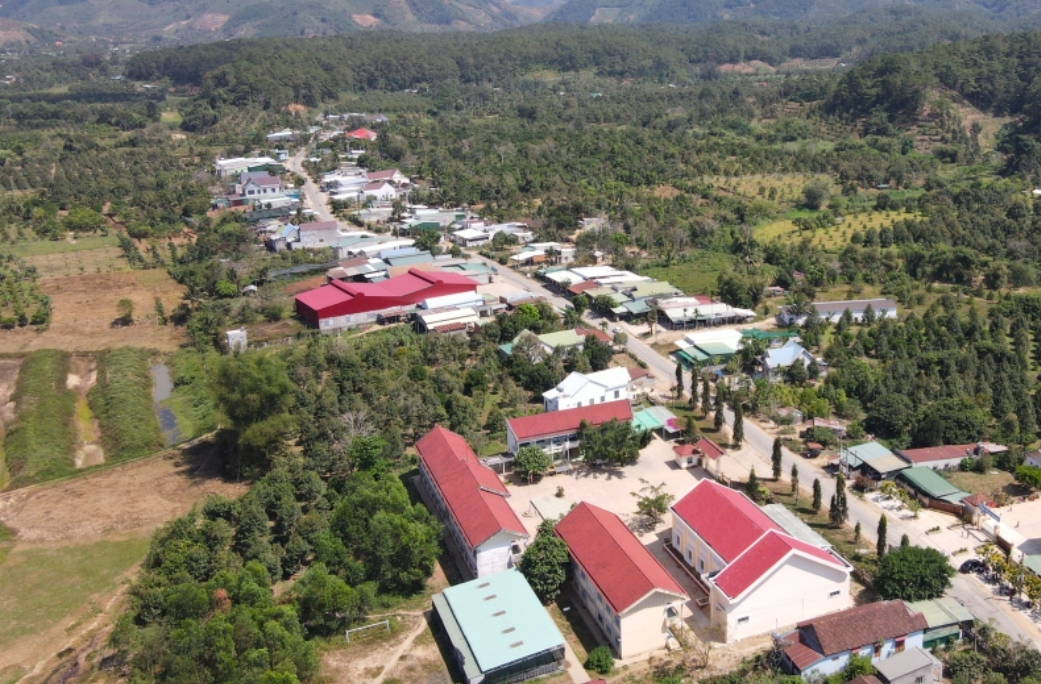 Diện mạo vùng đồng bào DTTS và miền núi tỉnh Khánh Hoà có nhiều khởi sắc. (Ảnh: T.N)