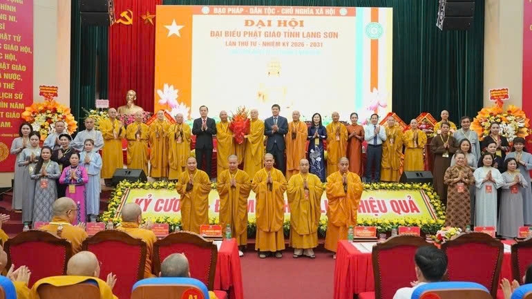 Trung ương Giáo hội phật giáo Việt Nam và chính quyền địa phương tặng hoa chúc mừng tân Ban Trị sự GHPGVN tỉnh Lạng Sơn, nhiệm kỳ 2026-2031