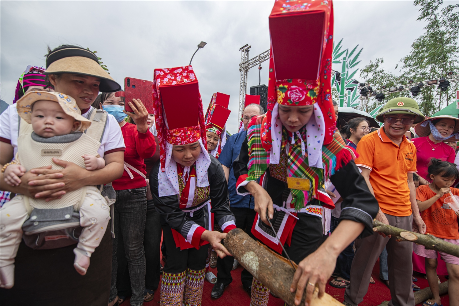 Nét đẹp truyền thống người Dao trong lễ hội