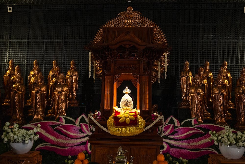 Xá lợi Đức Phật được tôn trí tại Núi Bà Đen (Tây Ninh) trước khi được rước tới chùa Quán Sứ (Hà Nội). Ảnh: Bùi Văn Hải