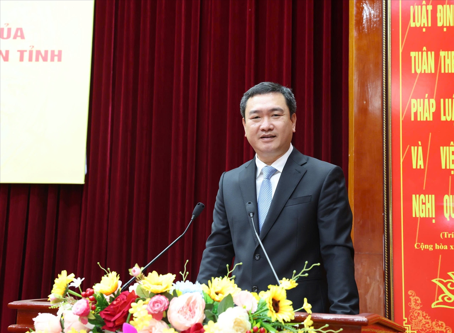 Ông Nguyễn Cảnh Toàn, Chủ tịch UBND tỉnh Lạng Sơn phát biểu tại hội nghị