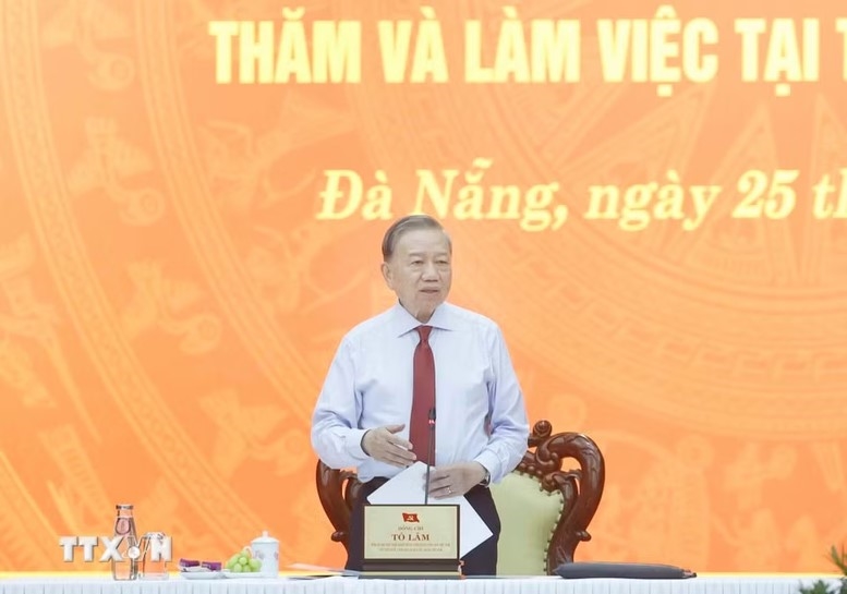 Tổng Bí thư, Chủ tịch nước chỉ rõ, giai đoạn tới sẽ nhiều thách thức hơn, Đà Nẵng phải phấn đấu mục tiêu tăng trưởng 2 con số trong bối cảnh kinh tế thế giới còn nhiều khó khăn - Ảnh: TTXVN