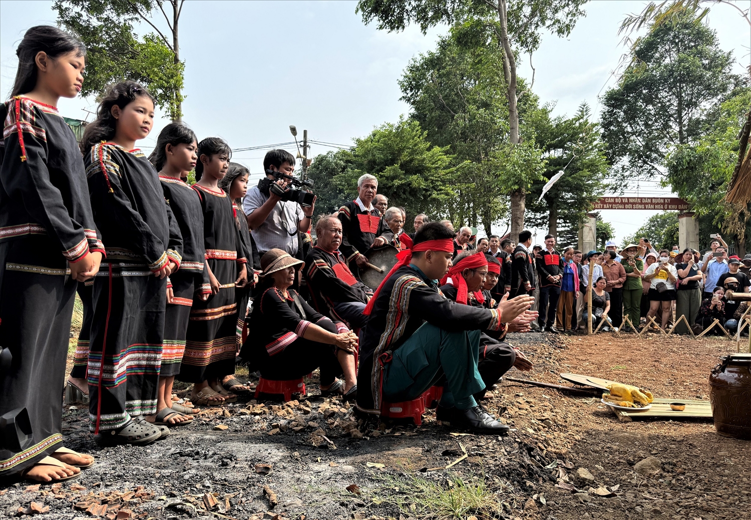 Em kg tin: Lễ cúng cầu mưa của người Ê Đê giữa lòng phố thị 3