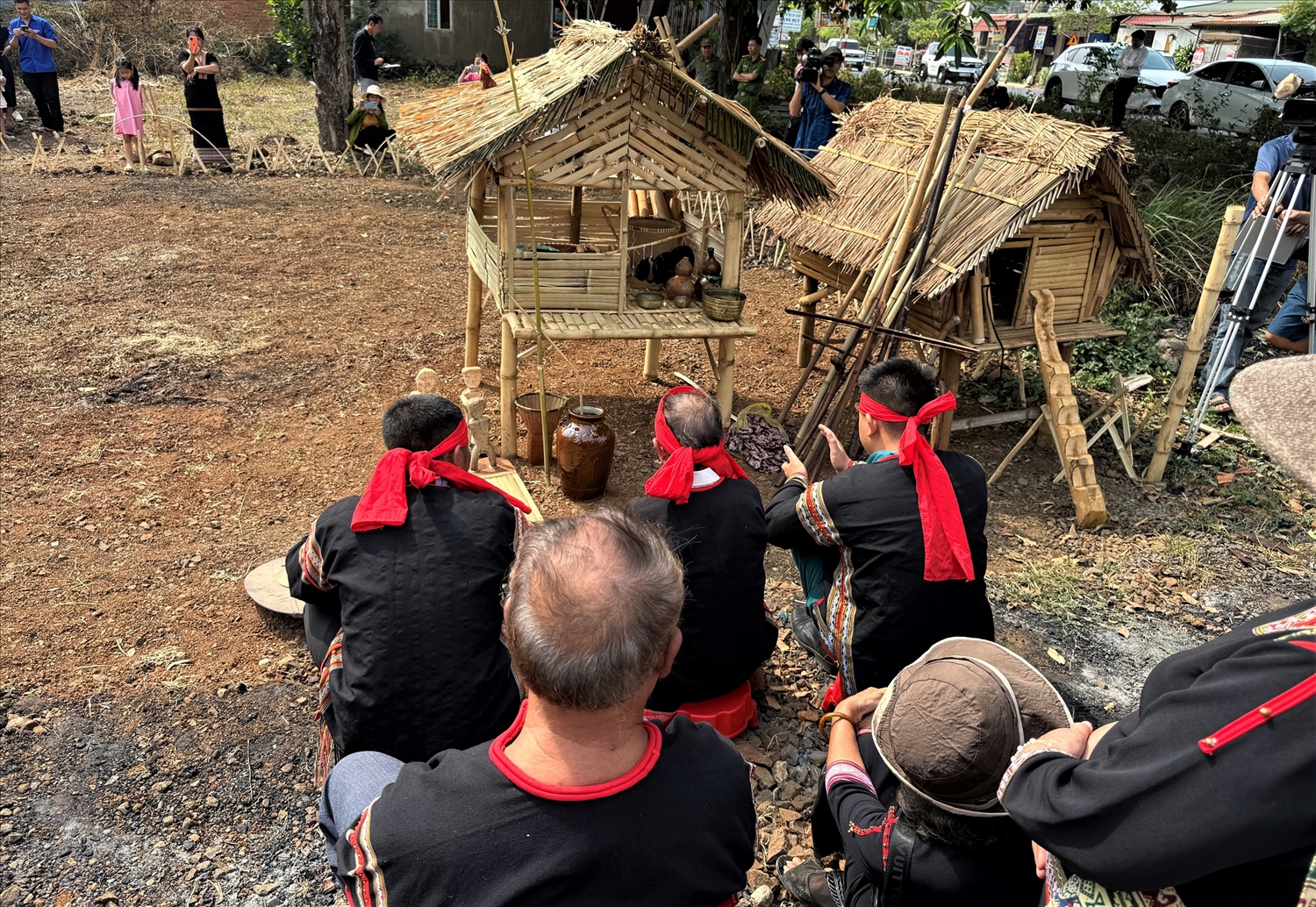 Em kg tin: Lễ cúng cầu mưa của người Ê Đê giữa lòng phố thị 6