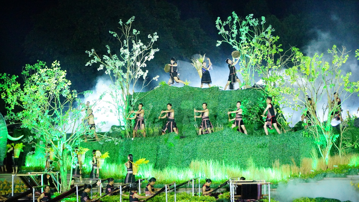 Hoạt cảnh về cuộc sống của đồng bào Tây Nguyên được dàn dựng công phu