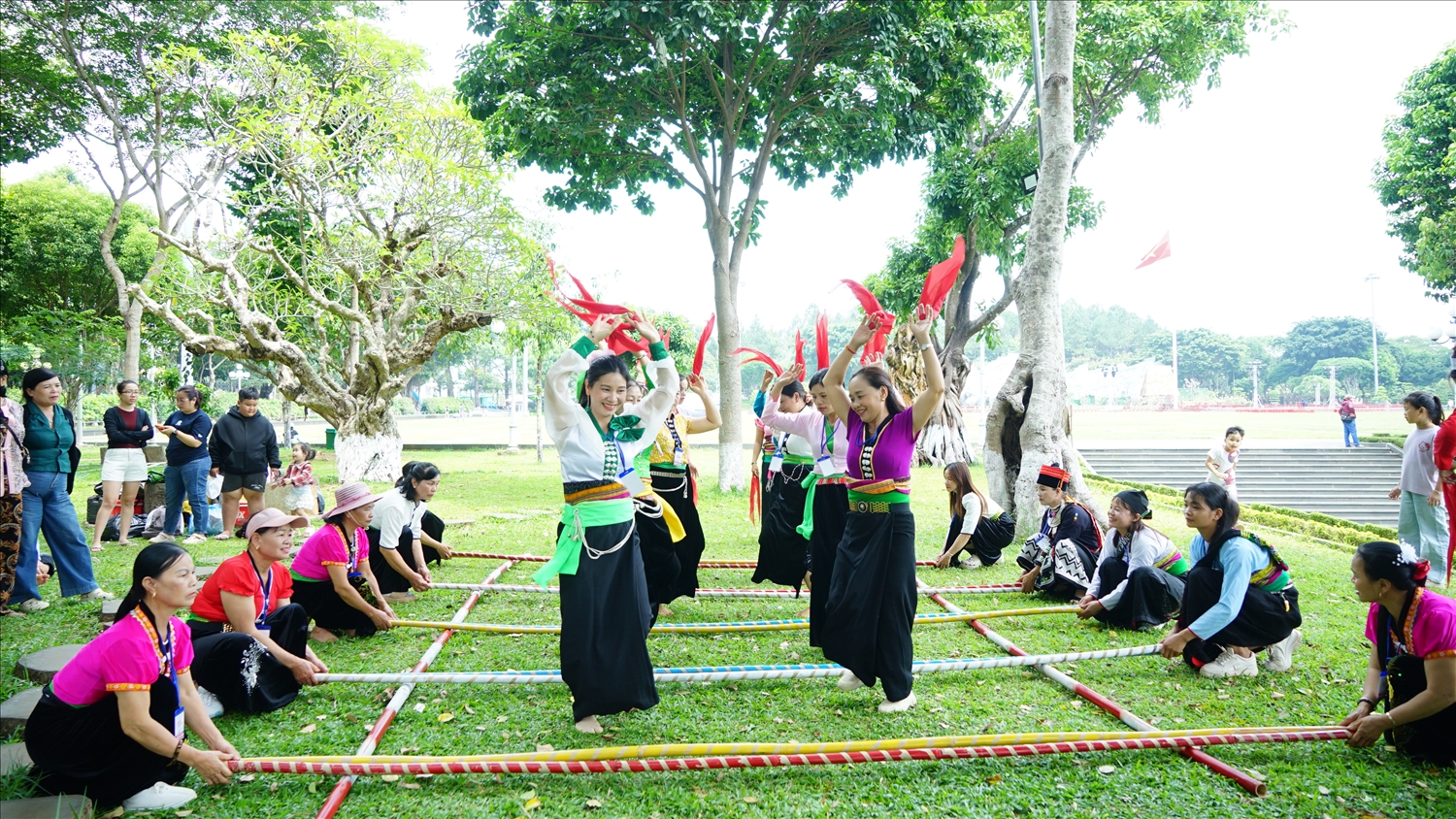 Đồng bào các dân tộc tại xã Gào nhảy sạp, gắn kết cộng đồng