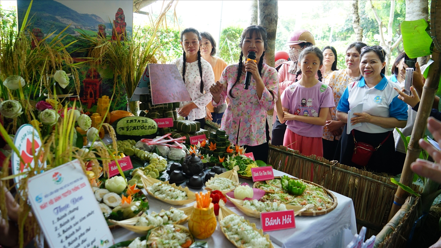 Hội thi làm bánh truyền thống với những món ăn đặc sắc, hấp dẫn